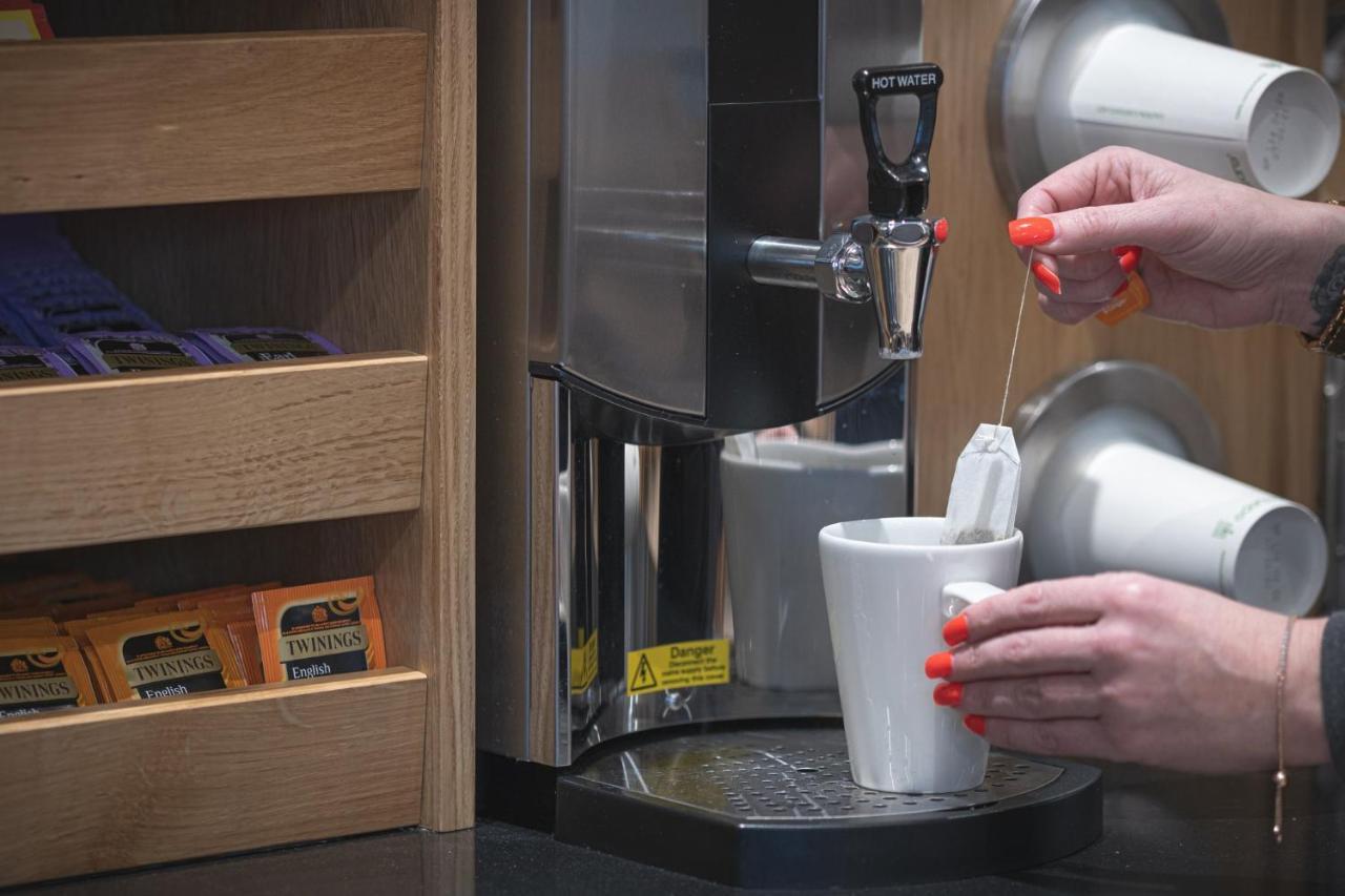 Holiday Inn Express - Fleet By Ihg Buitenkant foto