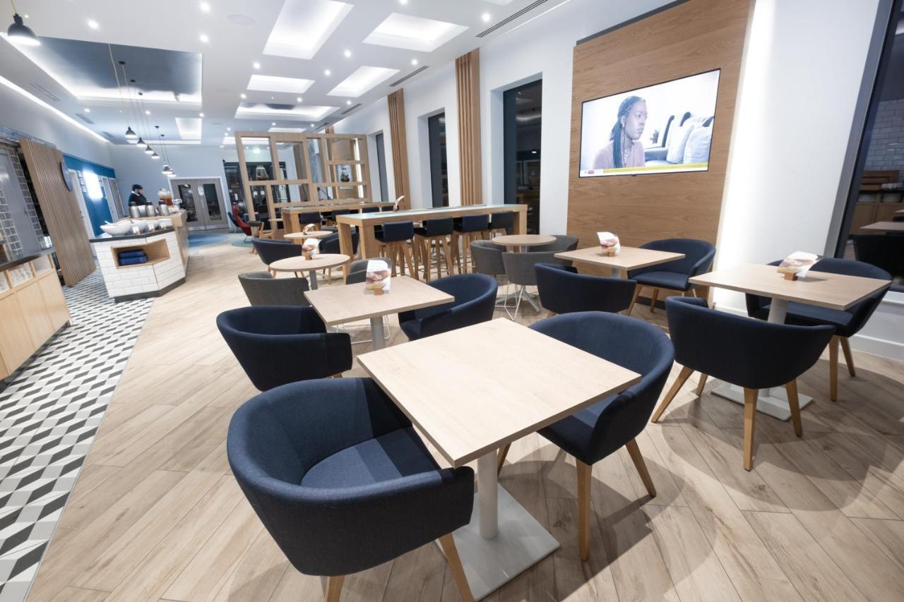 Holiday Inn Express - Fleet By Ihg Buitenkant foto