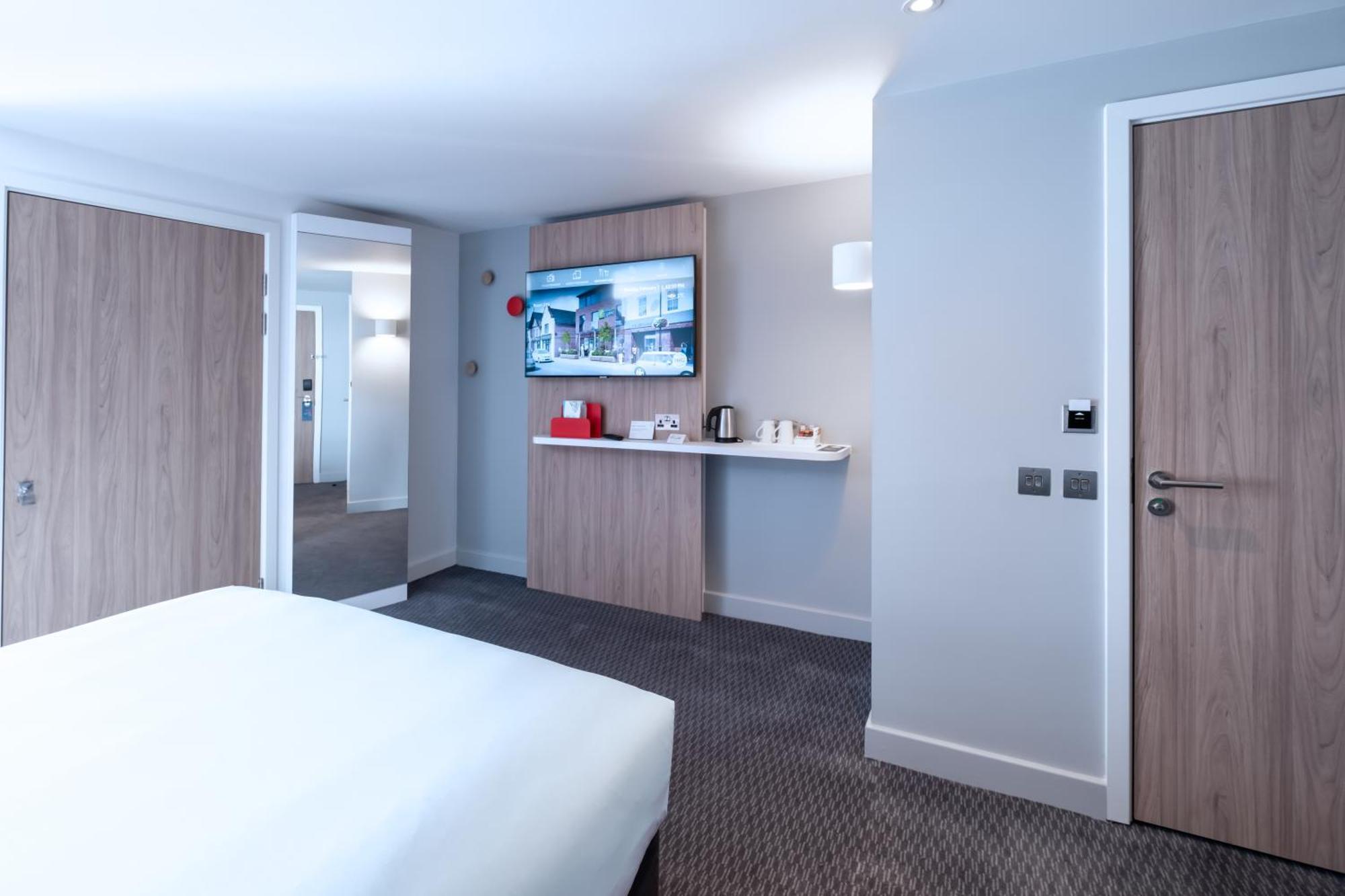 Holiday Inn Express - Fleet By Ihg Buitenkant foto